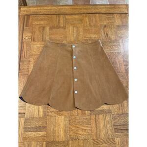 ANGIE FAUX SUEDE SNAP FRONT MINI SKIRT SCALLEPED HEM SIZE SMALL